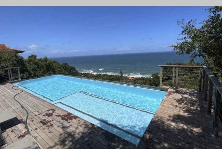NSPI award-winning pool by Kenny Matthews Pools cc in KwaDukuza Local Municipality, KwaZulu-Natal — Residential Gunite / Hand Packed Concrete – Over 40m2