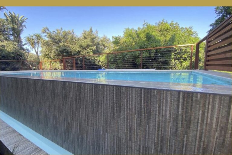 NSPI award-winning pool by Kenny Matthews Pools cc in KwaDukuza Local Municipality, KwaZulu-Natal — Unusual Structural / Engineering Skills
