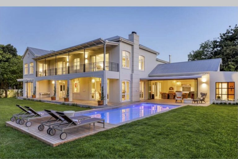 NSPI award-winning pool by Summer Pools in City of Cape Town, Western Cape — Pool Finishing