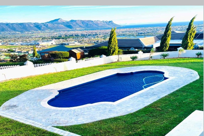 NSPI award-winning pool by Horizon Pools (Pty) Ltd in Strand, Western Cape — Residential One Piece Molded Fibreglass – Over 40m2