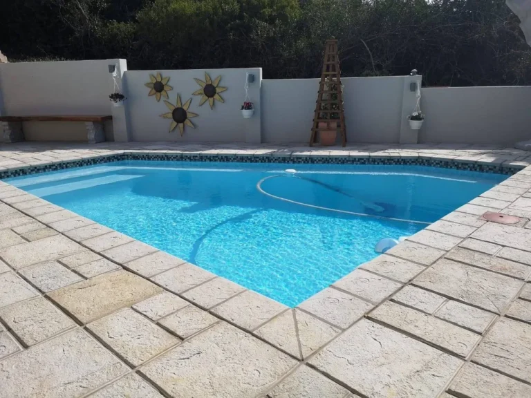 Bayline Pools — pool project photograph 8 of 8